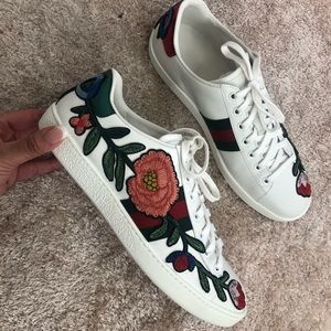 GUCCI Web Floral Embroidered Women’s Ace Sneakers